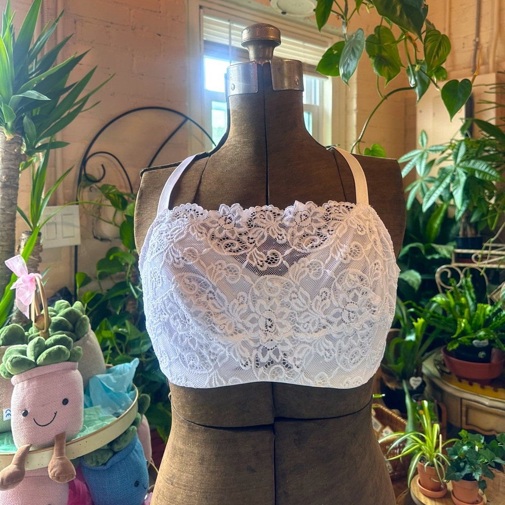 38DD White Lace Bra by Olga NWOT